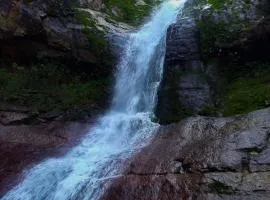 Cabana na Montanha com vista para Cascata SãoJudas