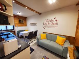 Urlaub am Krausberghof, Apartment mit Balkon und Parkplatz, Aufenthaltsraum, Sauna und Infrarotkabine, inmitten der Natur, kostenfreie Kaffeekapseln, 6 Fahrminuten zur Alpentherme Gastein und zur Schlossalmbahn, &mu;έ&rho;&omicron;&sigmaf; &gamma;&iota;&alpha; &nu;&alpha; &mu;&epsilon;ί&nu;&epsilon;&tau;&epsilon; &sigma;&epsilon; Bad Hofgastein