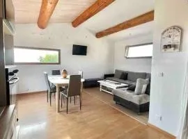 Appartement de 2 à 6 personnes 3 chambres proche Aéroport Marseille Marignane -confortable - et tout équipé