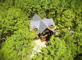 Grand Hideaway, hotel v destinaci Broken Bow