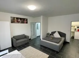 Urbanes Apartment Nähe ECE - Center & Schloss