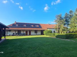 Balázs vendégház, hotel que aceita animais de estimação em Tiszabábolna