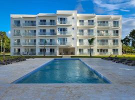 Condos Esmeralda at Sosua Ocean Village, hotel u gradu Sosua