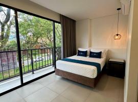 Hotel ECO 44, &xi;&epsilon;&nu;&omicron;&delta;&omicron;&chi;&epsilon;ί&omicron; &kappa;&omicron;&nu;&tau;ά &sigma;&tau;&omicron; &Alpha;&epsilon;&rho;&omicron;&delta;&rho;ό&mu;&iota;&omicron; Olaya Herrera , &Mu;&epsilon;&delta;&epsilon;&gamma;ί&nu;