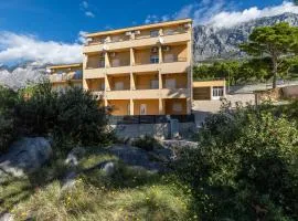 Apartments with parking space Krvavica, Makarska - 23540