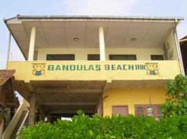 Bandula's Beach Inn, hotell i Hikkaduwa
