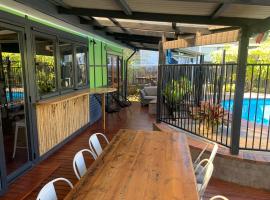 Ma Te Kokorou - pet-friendly Huskisson pool escape, hotel v destinaci Huskisson
