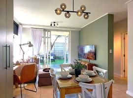 Brizzy's Garden Luxe Retreat Great Location!
