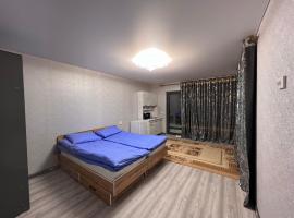 Tims cottage, hotel in Karakol