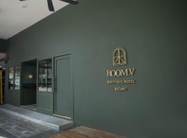 Room V Jalan Sultanah By SECOM, three-star hotel in Batu Pahat