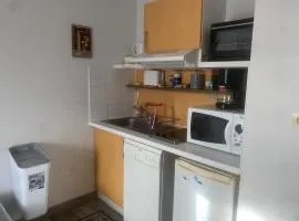 Maisonnette en bois pour 4 personne village vacances Avec
