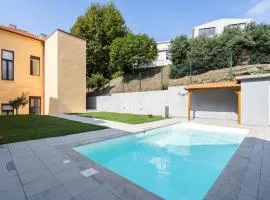 Host Wise - Sunny Bright Duplexes & Pool