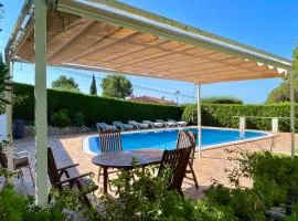 VOLENDAM 18 Planta baja con piscina privada