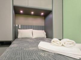 Lar Estilo e Conforto - RJ2-19, hotel in Maringá