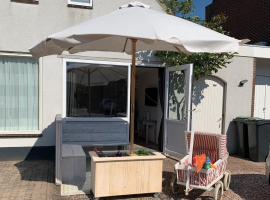 Hello Noordwijk - Familiehuis Quarles van Uffordstraat 77, Hotel in Noordwijk