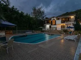 Villa with Swimming Pool, Jacuzzi and Sauna