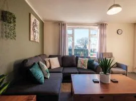 The Eastmount - Stunning 3 bed house