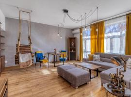 Big 75m2 next to Opera building in direct centrum, Air-conditioned, balcony, 24h self checking