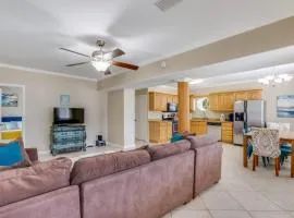 Sel De Vie Lower level 2 BR sleeps 8 dog friendly
