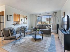 Vibrant Downtown, King Bed, Work Desk & Kitchen、シアトルのヴィラ