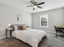 Barcelo At East Cobb Q5 1 Bd 1bth Newly Furnished