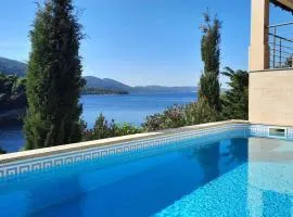 Vila Hera Korčula, Special one, pool, right on the sea,parking, 8 people