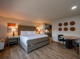 Cove Creek Lodge 105 Poolside Executive King Suite, מלון בOakland