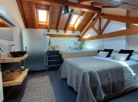 Lo Attic, hotel a Sort
