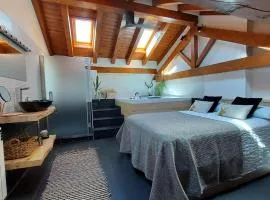 Lo Attic