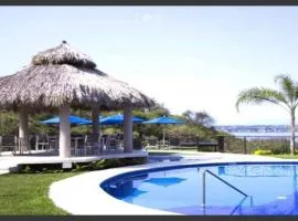 Hermoso departamento en Tequesquitengo vista acceso al lago alberca climatizada