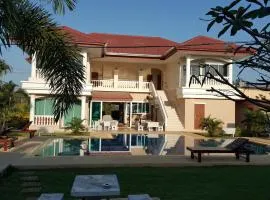East Shore Pattaya Resort