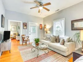 1 Mi to Dtwn Wilmington Quiet Cottage with Deck