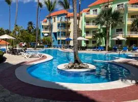 Palm Suites E-6-two-level apartment with a view of the pool