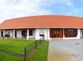 Falusi Patika - Tisza-tó Vendégház, homestay in Tiszaszőlős