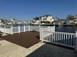 5 Bedroom Lagoon Front - New To Rental Market, hotel v destinaci Manahawkin