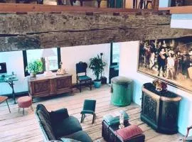 Mystic's Lodge