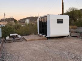 Black Canyon Campground Modern Sleeping Pods Tiny Homes, kemp v destinaci Black Canyon City