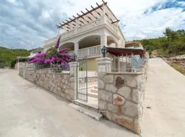 Modern Villa Near the Sea