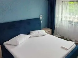 Apartament de lux lângă mare și Port Turistic Mangalia, 2 camere decomandate la parter, parcare gratuita, se închiriază în scop turistic tot timpul anului