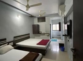 Hotel Ashirwad & Rooms, Hotel in Pātri