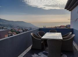 Ocean Paradise Til II، مكان إقامة مع الخدمة الذاتية لإعداد الطعام في فونشال