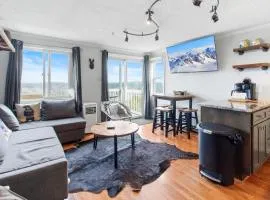 ML194 1st Floor No Elevator Great Views Deck WiFi