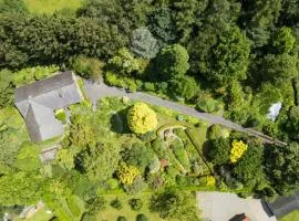Appartement dans une Villa de Prestige avec Étangs et Serre