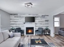 Cozy Poconos Retreat Hot tub, Game room and igloo