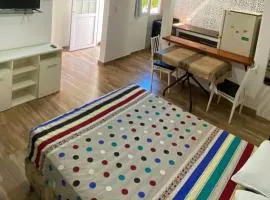 Dpto moderno con aire acondicionado a pasos del mar