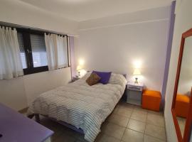Departamento en Necochea, hotel em Necochea