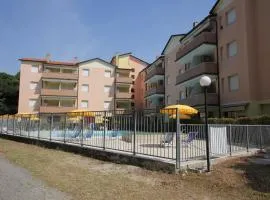 Comfy 3 room flat in Rosolina with shared pool