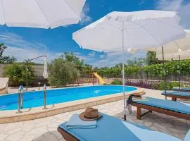 Three-Bedroom Apartment Dubrava With An Outdoor Swimming Pool 09
