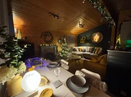 Award Winning Lodge Shorefields- Milford on Sea note NO HOT TUB AT LODGE, hotel i Downton