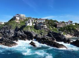Hotel Luz de Mar ' right on the beach, hotel u gradu Cuatunalco